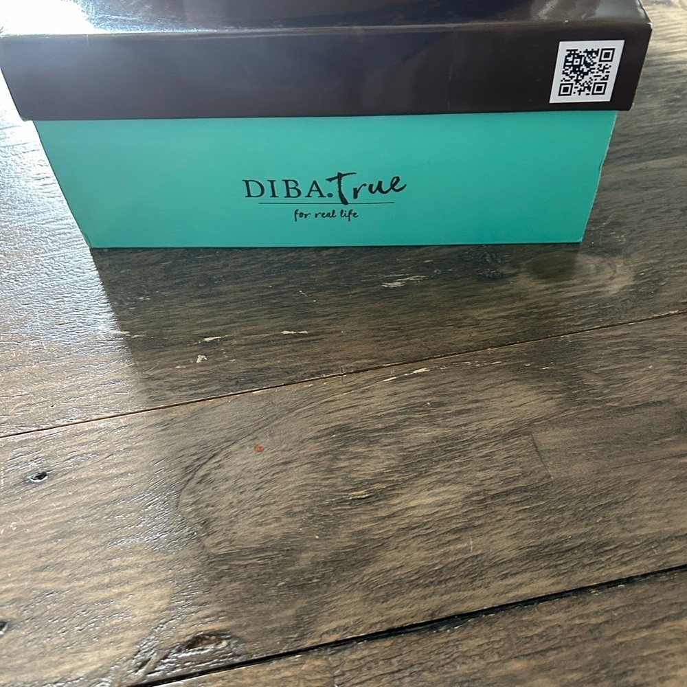 Diba True Women’s Karma V Throat Metallic Ankle Booties Size 8 Great Condition - Picture 8 of 9